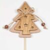 Houten kerstboom met sterretjes op stok